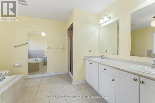 6537 St Michael Avenue, Niagara Falls (Forestview), ON - Indoor Photo Showing Bathroom