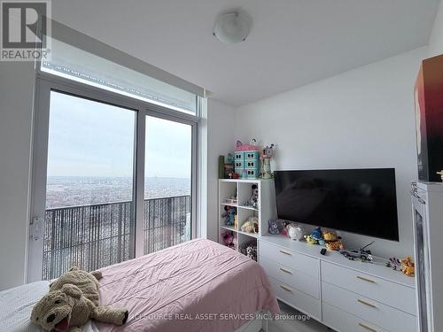 5807 - 8 Eglinton Avenue E, Toronto, ON - Indoor Photo Showing Bedroom