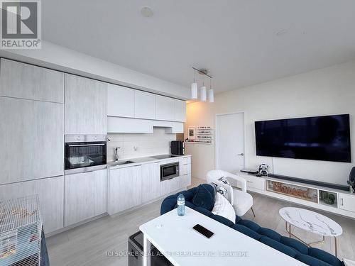 5807 - 8 Eglinton Avenue E, Toronto, ON - Indoor