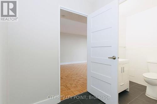 1007 - 666 Spadina Avenue, Toronto, ON - Indoor Photo Showing Bathroom