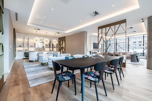 Salle communautaire - 301-1200 Rue Drummond, Montréal (Ville-Marie), QC - Indoor Photo Showing Dining Room