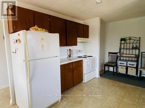 2ND FLOOR APARTMENT - 11 Kennedy Avenue, Kapuskasing, ON - Indoor Photo Showing Kitchen