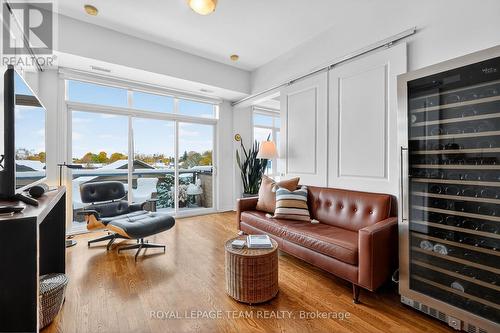 306 - 682 Churchill Avenue N, Ottawa, ON - Indoor