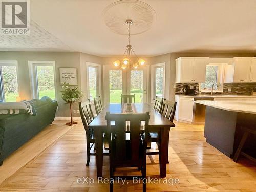 323237 Durham Road E, West Grey, ON - Indoor Photo Showing Dining Room
