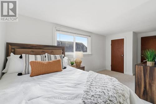 349 Oshawa Boulevard S, Oshawa, ON - Indoor Photo Showing Bedroom