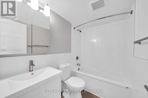 1904 - 33 Isabella Street, Toronto, ON - Indoor Photo Showing Bathroom