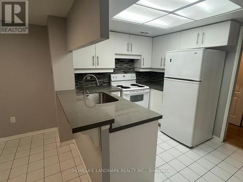 515 - 250 Webb Drive, Mississauga, ON - Indoor Photo Showing Kitchen