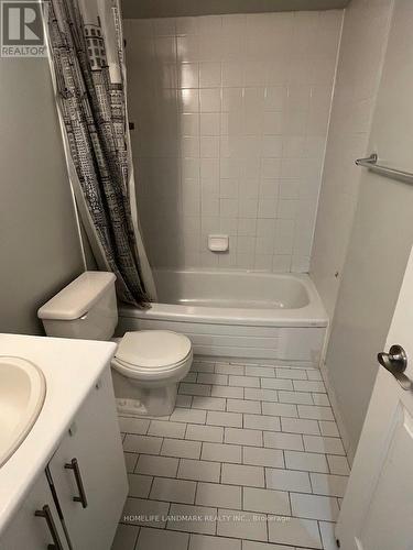 515 - 250 Webb Drive, Mississauga, ON - Indoor Photo Showing Bathroom