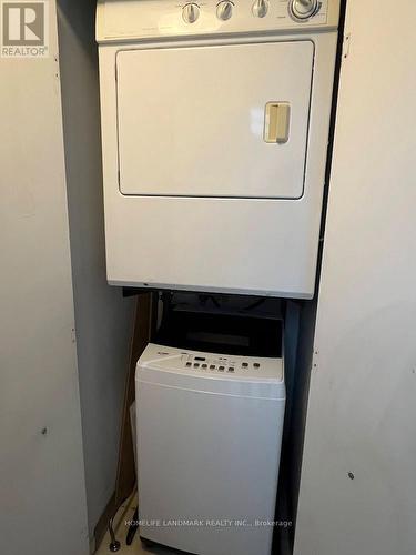 515 - 250 Webb Drive, Mississauga, ON - Indoor Photo Showing Laundry Room