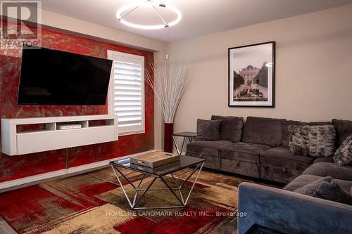 106 Odonnel Drive, Hamilton, ON - Indoor Photo Showing Living Room