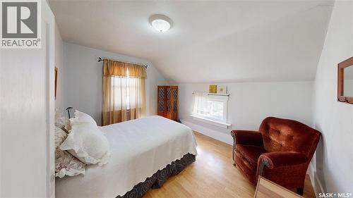 827 15Th Avenue, Regina, SK - Indoor Photo Showing Bedroom