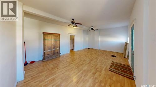 827 15Th Avenue, Regina, SK - Indoor Photo Showing Other Room