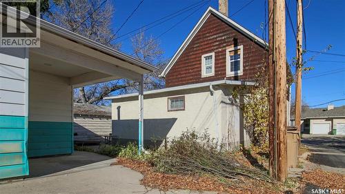 827 15Th Avenue, Regina, SK - Outdoor