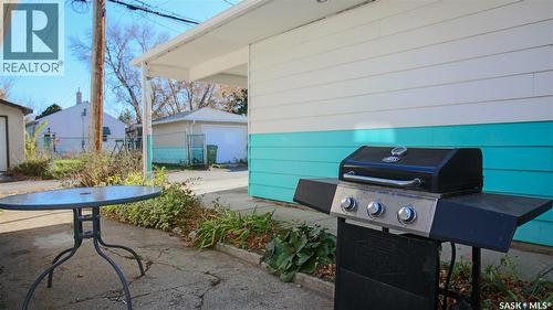 827 15Th Avenue, Regina, SK - Outdoor With Exterior