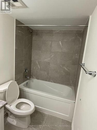 516 - 2791 Eglinton Avenue E, Toronto, ON - Indoor Photo Showing Bathroom