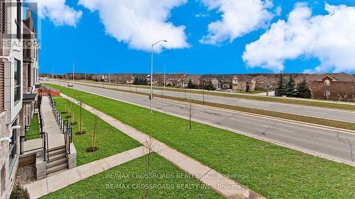 203 - 2375 Bronte Road, Oakville, ON - Outdoor