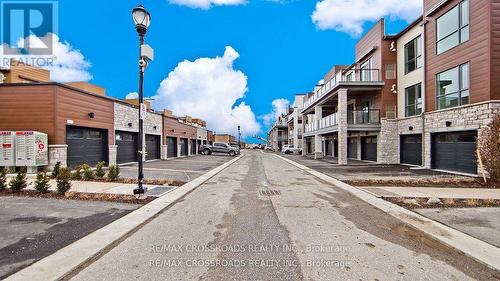 203 - 2375 Bronte Road, Oakville, ON - Outdoor