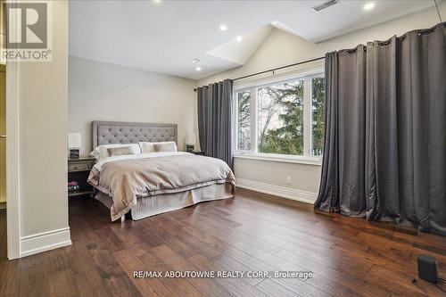 332 Shoreview Road, Burlington, ON - Indoor Photo Showing Bedroom