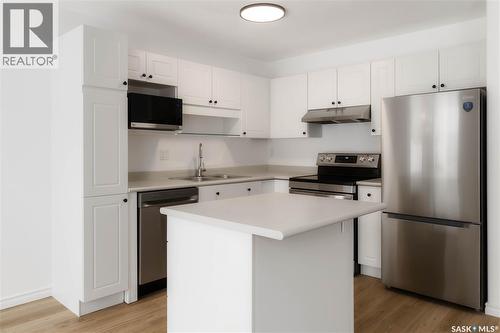 65 110 Keevil Crescent, Saskatoon, SK - Indoor Photo Showing Kitchen With Double Sink