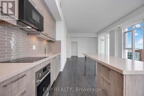 1806 - 8119 Birchmount Road, Markham, ON - Indoor Photo Showing Kitchen With Upgraded Kitchen