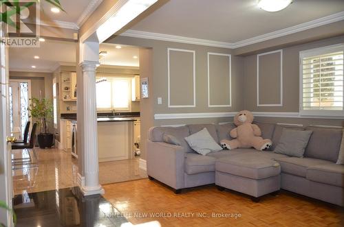 77 Nadia Avenue, Vaughan, ON - Indoor Photo Showing Living Room