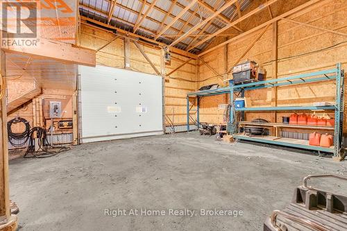9658 Second Line, Milton, ON - Indoor Photo Showing Garage