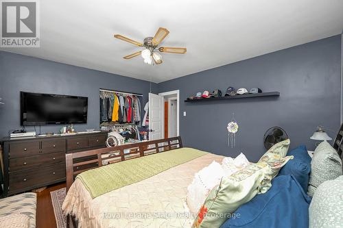 2323 56 Highway, Hamilton, ON - Indoor Photo Showing Bedroom