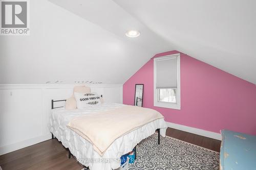2323 56 Highway, Hamilton, ON - Indoor Photo Showing Bedroom
