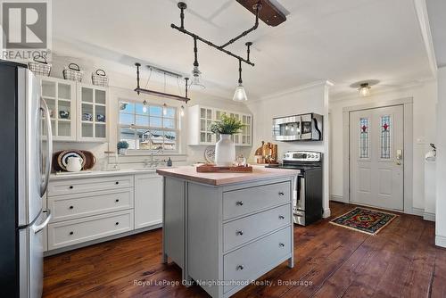 67 Ontario Street, Clarington (Bowmanville), ON - Indoor Photo Showing Kitchen