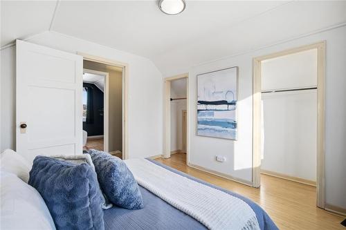111 Blenheim Avenue, Winnipeg, MB - Indoor Photo Showing Bedroom