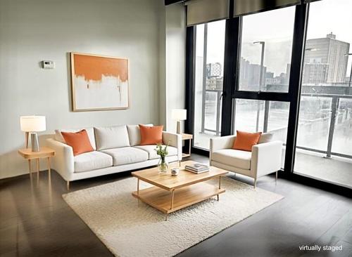 602 311 Hargrave Street, Winnipeg, MB - Indoor Photo Showing Living Room