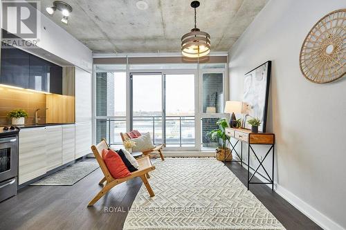 525 - 1190 Dundas Street E, Toronto, ON - Indoor