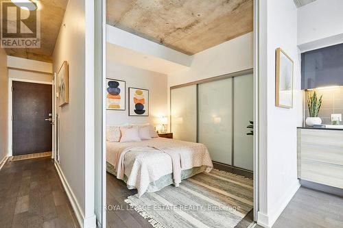 525 - 1190 Dundas Street E, Toronto, ON - Indoor Photo Showing Bedroom