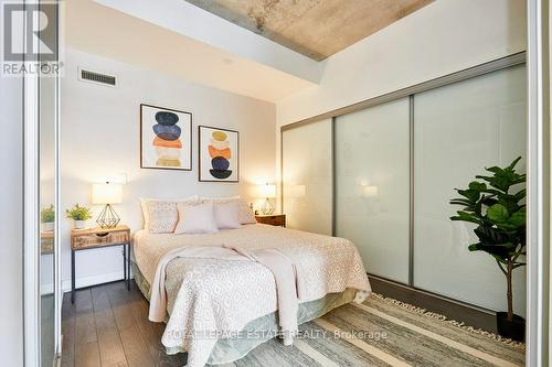525 - 1190 Dundas Street E, Toronto, ON - Indoor Photo Showing Bedroom