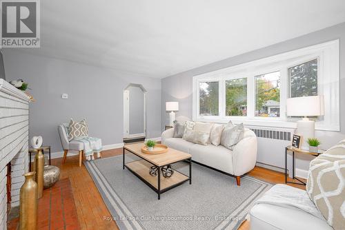 221 Liberty Street N, Clarington (Bowmanville), ON - Indoor Photo Showing Living Room