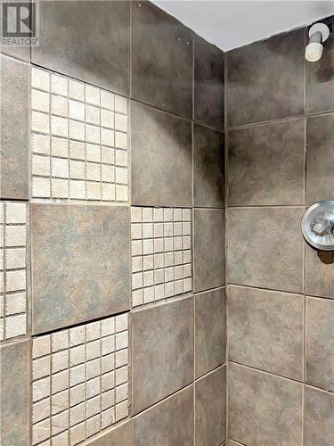 93 Logan Avenue, Sudbury, ON - Indoor Photo Showing Bathroom