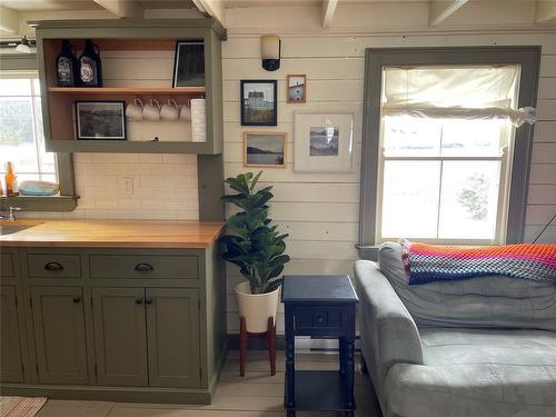 1 Keats Road, Newmans Cove, NL 