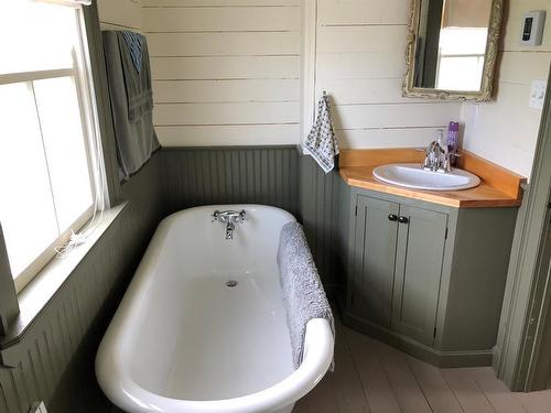 1 Keats Road, Newmans Cove, NL 