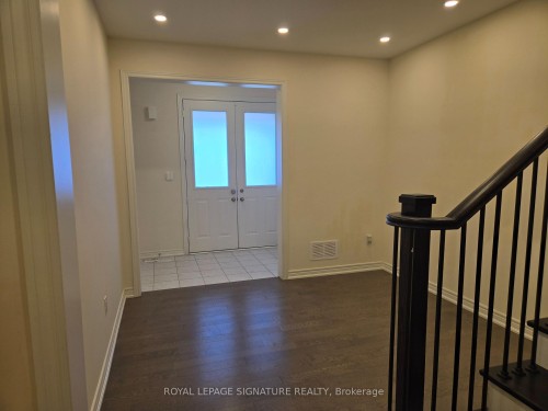 8 Beasley Grove, Hamilton, ON - Indoor Photo Showing Other Room