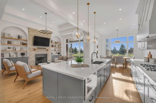 10 Franklin Crescent, Whitby, ON - Indoor Photo Showing Kitchen With Upgraded Kitchen