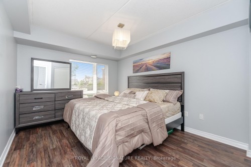 111-67 Kingsbury Square, Guelph, ON - Indoor Photo Showing Bedroom