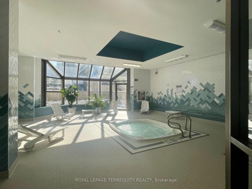 1009-30 Greenfield Avenue, Toronto, ON - Indoor Photo Showing Other Room With In Ground Pool
