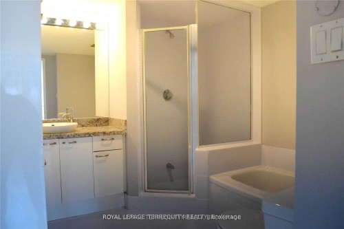 1009-30 Greenfield Avenue, Toronto, ON - Indoor Photo Showing Bathroom
