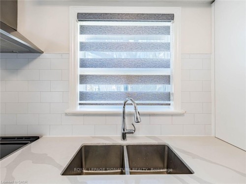 194 Pleasant Avenue, Toronto, ON - Indoor Photo Showing Kitchen With Double Sink