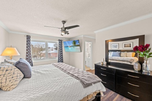 1 Forrestwood Crescent, East Gwillimbury, ON - Indoor Photo Showing Bedroom