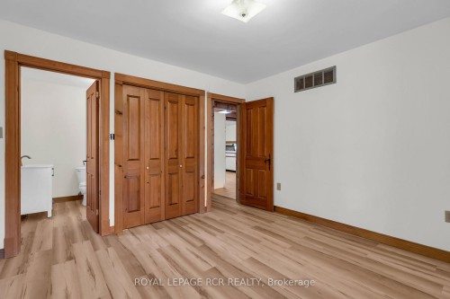 300 Old Bathurst Street, King, ON - Indoor Photo Showing Other Room