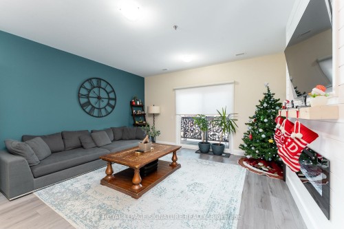 108-43 Dale Drive, New Tecumseth, ON - Indoor Photo Showing Living Room