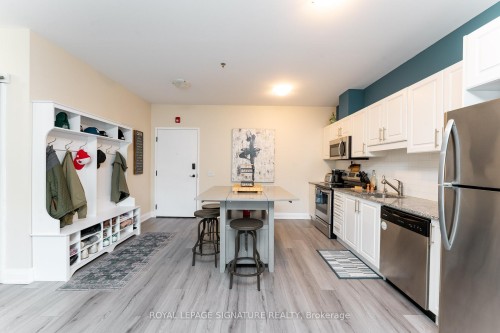 108-43 Dale Drive, New Tecumseth, ON - Indoor Photo Showing Kitchen