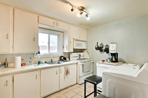 Cuisine - 52  - 56 3E Avenue, Windsor, QC - Indoor Photo Showing Other Room