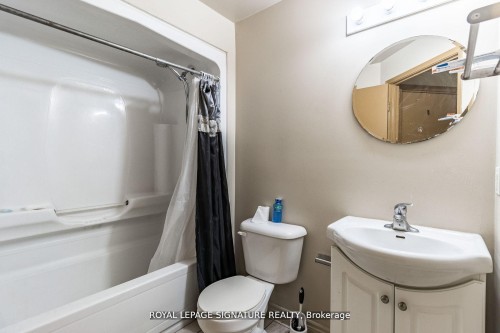 101-253 Lester Street, Waterloo, ON - Indoor Photo Showing Bathroom